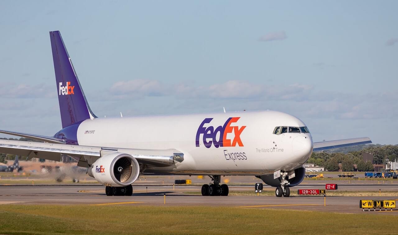 COURIER SERVICE - FEDEX - LONDON